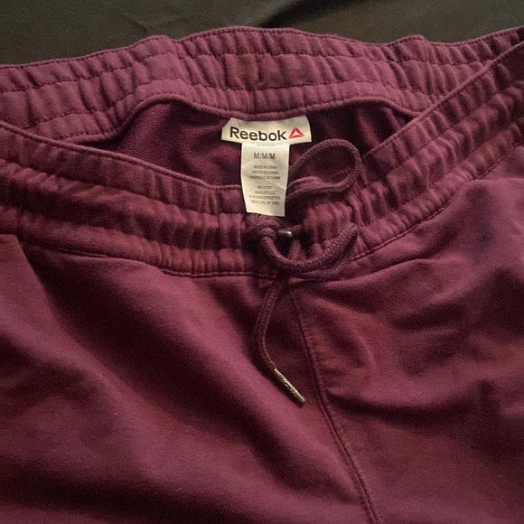 Maroon reekbok Joggers - Picture 1 of 4